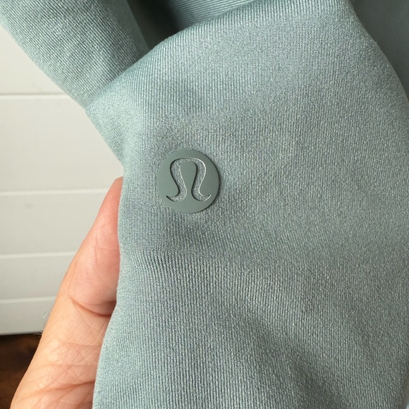 Men’s Lululemon NWOT soft jersey long sleeve henley size small - Picture 4 of 4